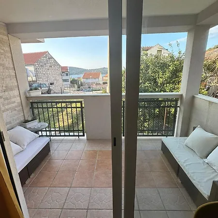 Apartment Kut