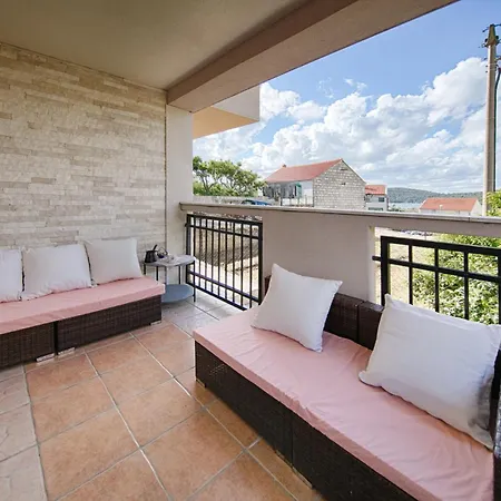 Kut Apartment Vis