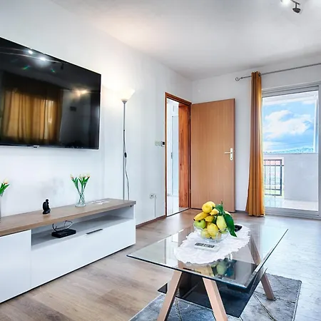 Apartment Kut